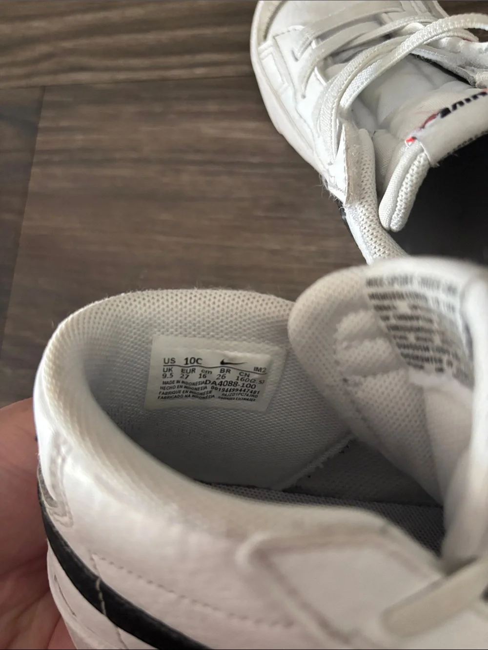 Nike Boy toddler White Low-Top Sneakers